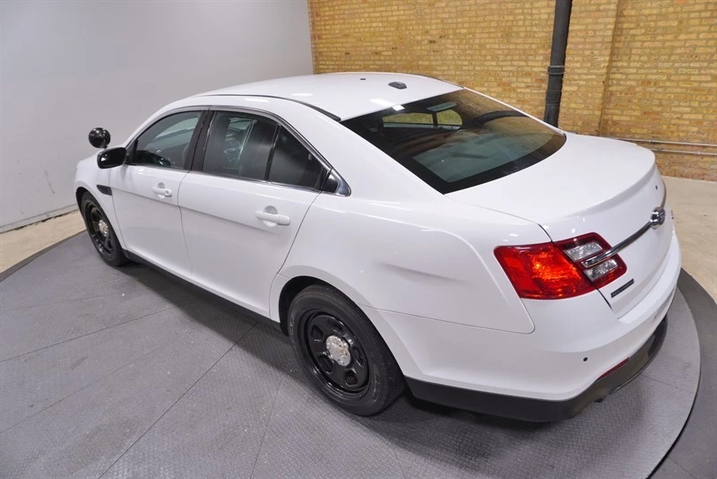 2018 Ford Taurus 6th Gen - Image 19 of 31