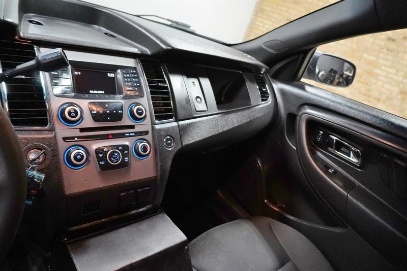 2018 Ford Taurus 6th Gen - Image 30 of 31