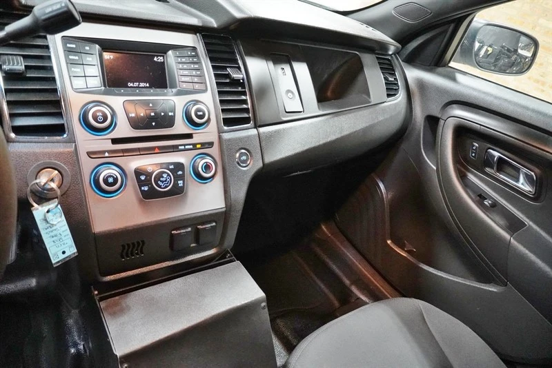 2018 Ford Taurus 6th Gen - Image 28 of 31