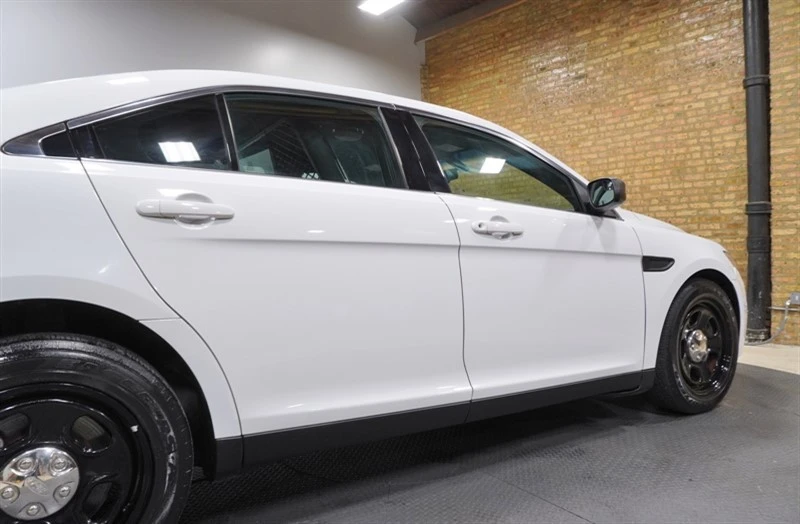 2018 Ford Taurus 6th Gen - Image 13 of 31
