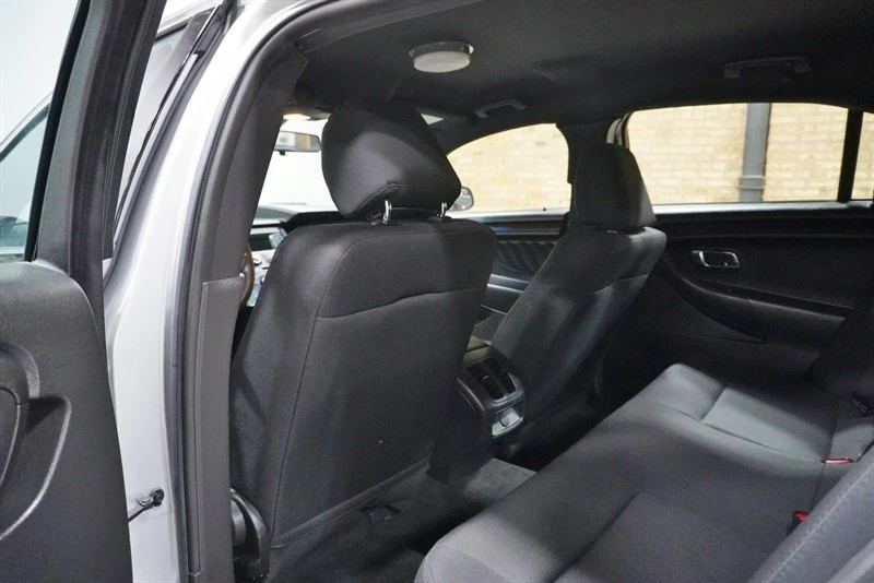 2018 Ford Taurus 6th Gen - Image 30 of 31