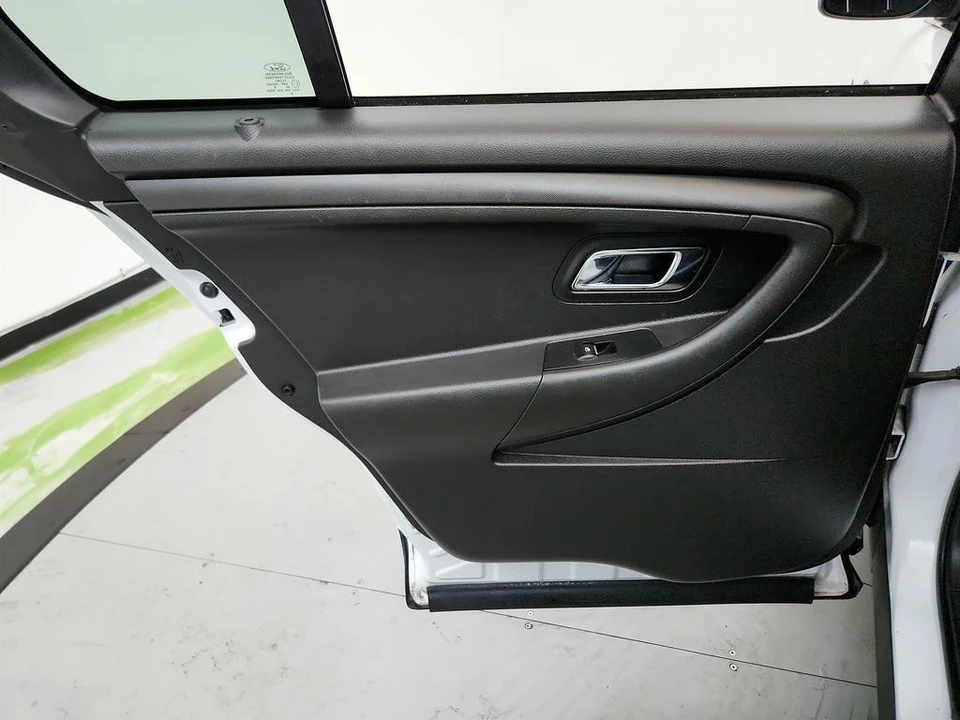 2018 Ford Taurus 6th Gen - Image 21 of 21