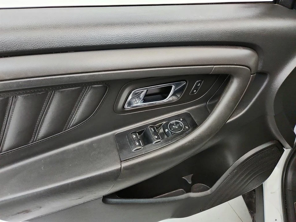 2018 Ford Taurus 6th Gen - Image 19 of 21