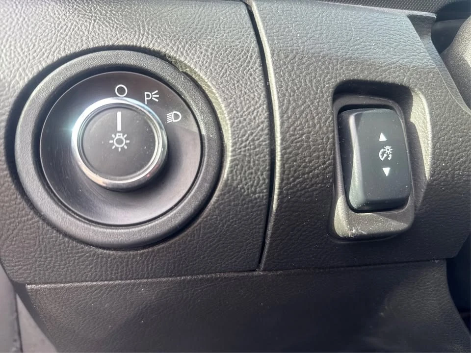 2018 Ford Taurus 6th Gen - Image 18 of 20