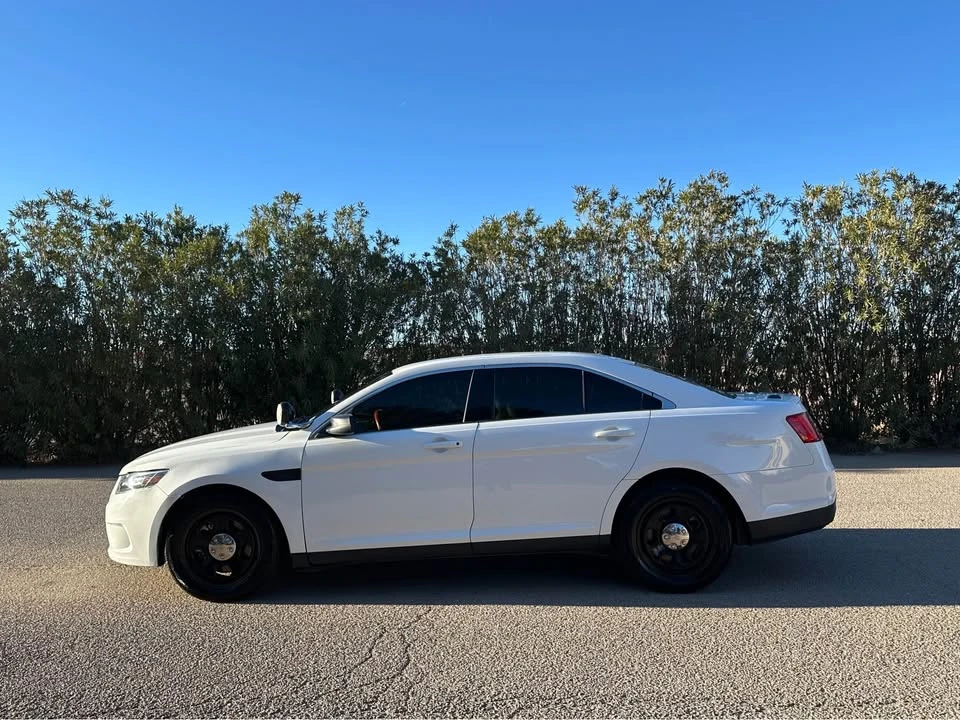 2018 Ford Taurus 6th Gen - Image 2 of 11
