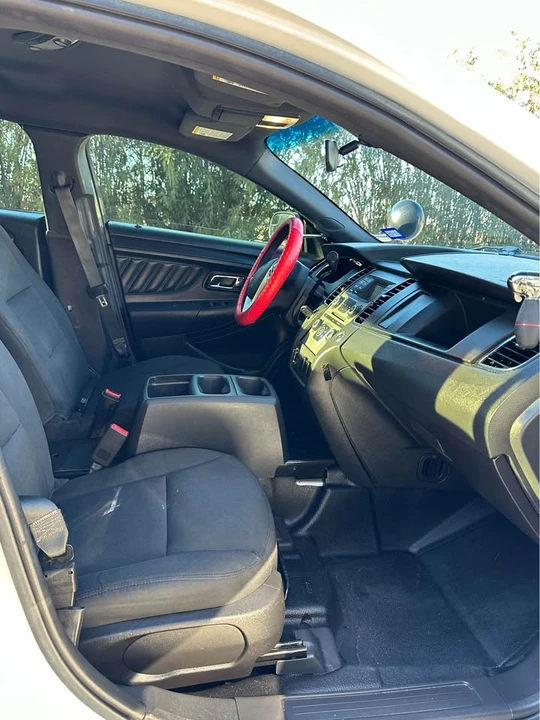 2018 Ford Taurus 6th Gen - Image 10 of 11