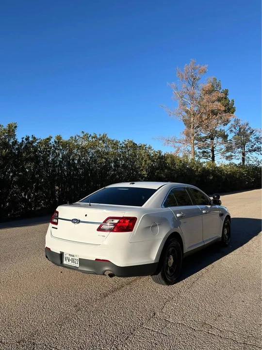 2018 Ford Taurus 6th Gen - Image 4 of 11
