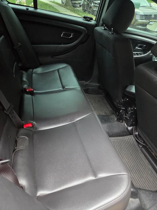 2018 Ford Taurus 6th Gen - Image 5 of 10