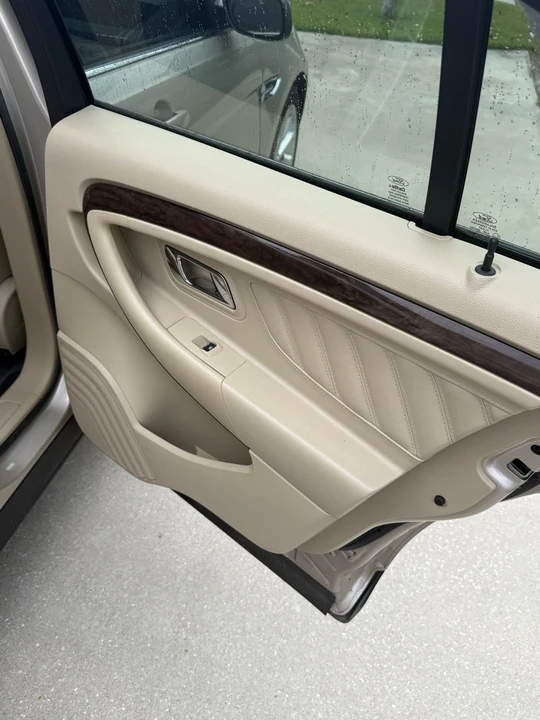 2018 Ford Taurus 6th Gen - Image 6 of 15