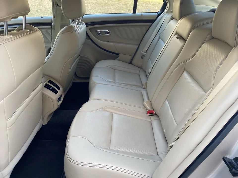 2018 Ford Taurus 6th Gen - Image 3 of 15