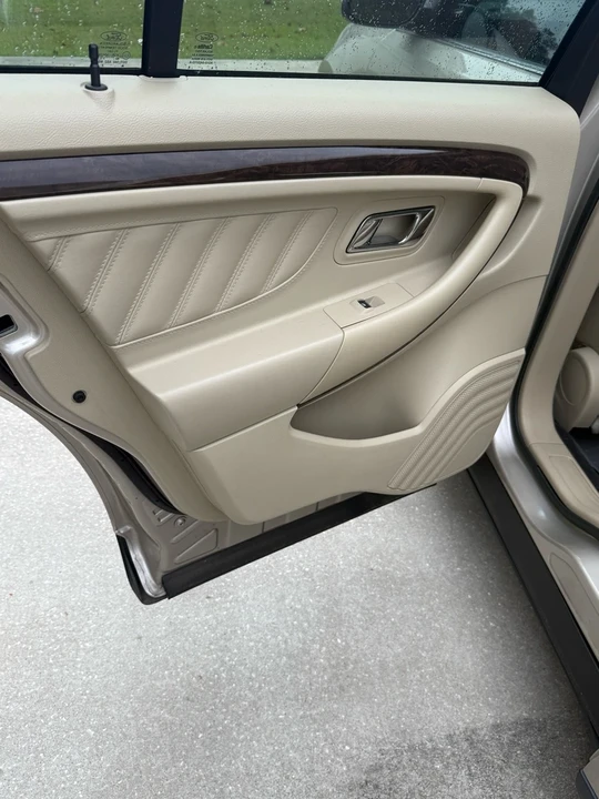 2018 Ford Taurus 6th Gen - Image 11 of 15