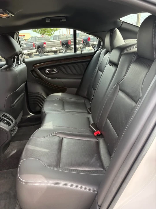 2018 Ford Taurus 6th Gen - Image 17 of 18