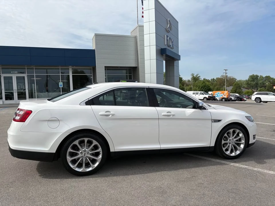 2018 Ford Taurus 6th Gen - Image 4 of 18