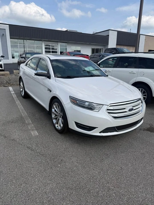 2018 Ford Taurus 6th Gen - Image 19 of 20