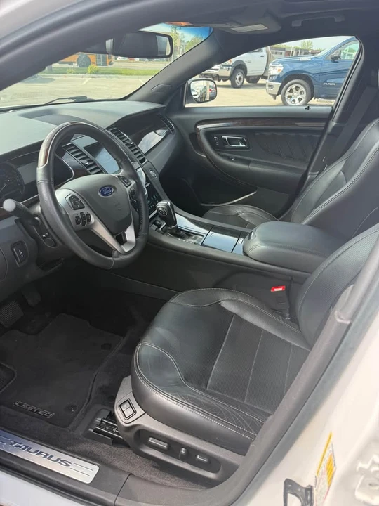 2018 Ford Taurus 6th Gen - Image 14 of 20