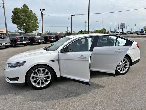 2018 Ford Taurus Limited