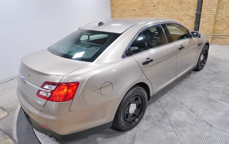 2018 Ford Taurus 6th Gen - Image 11 of 12