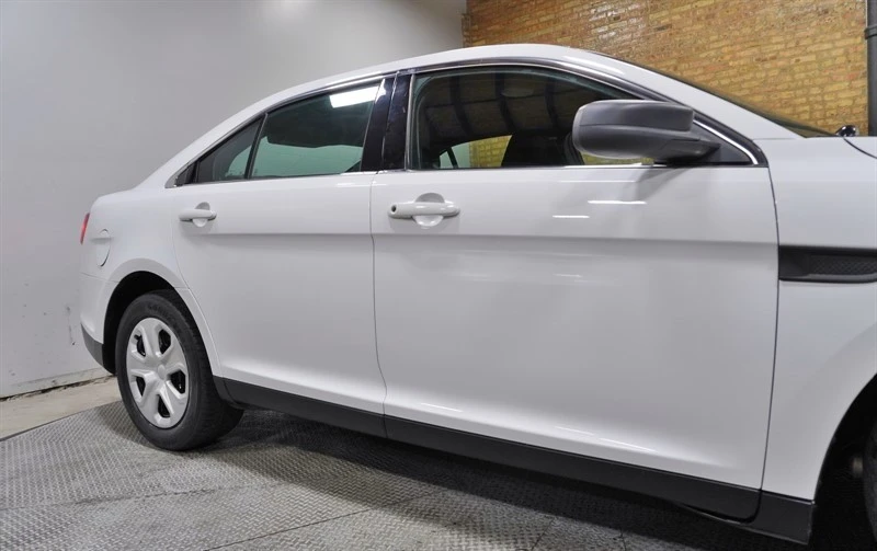 2018 Ford Taurus 6th Gen - Image 9 of 12