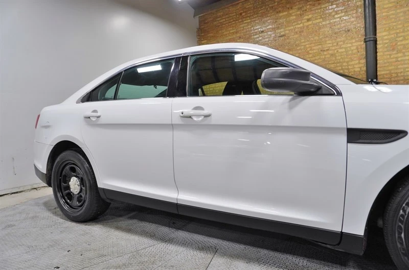 2018 Ford Taurus 6th Gen - Image 9 of 12