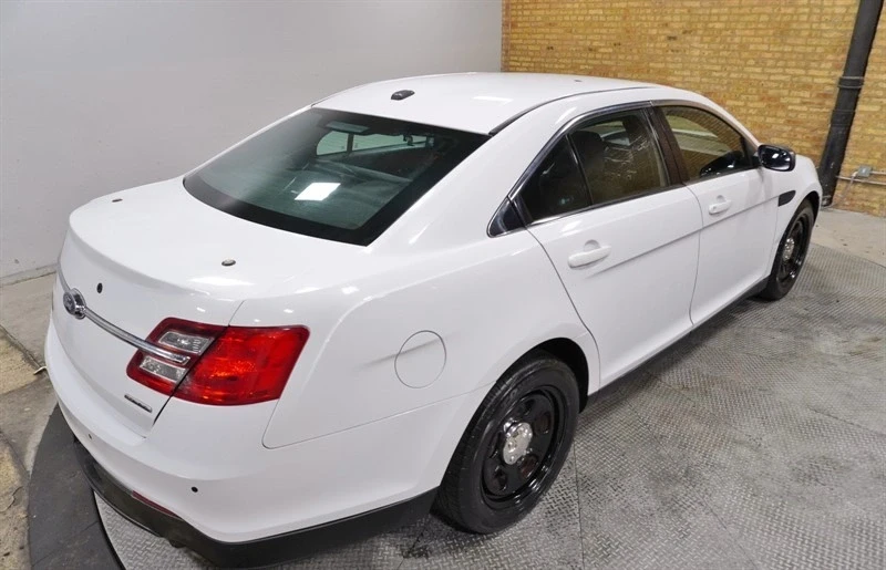 2018 Ford Taurus 6th Gen - Image 11 of 12