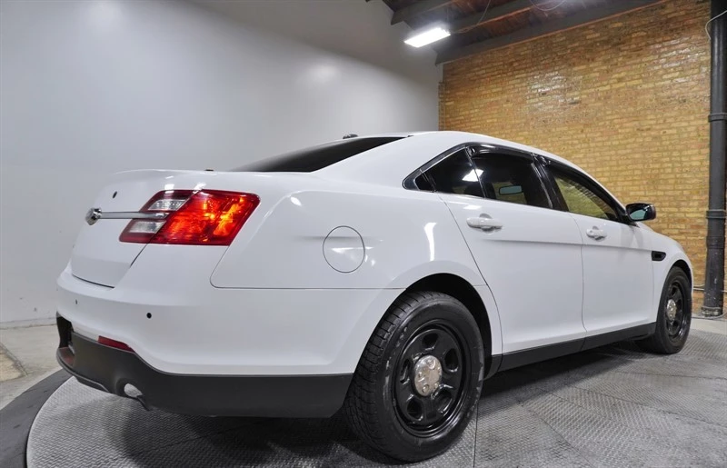 2018 Ford Taurus 6th Gen - Image 10 of 12