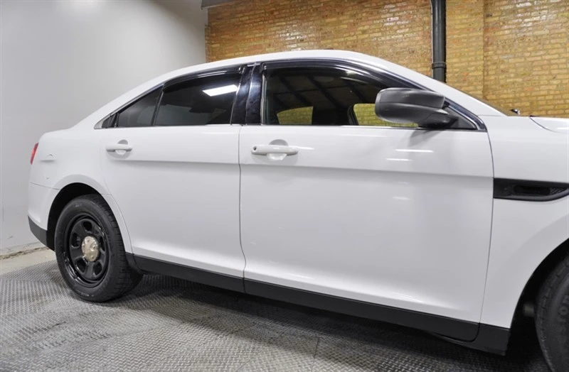 2018 Ford Taurus 6th Gen - Image 9 of 12
