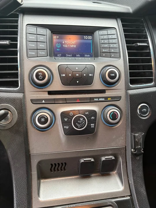 2018 Ford Taurus 6th Gen - Image 3 of 9