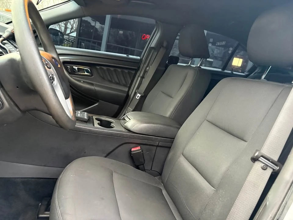 2018 Ford Taurus 6th Gen - Image 5 of 9