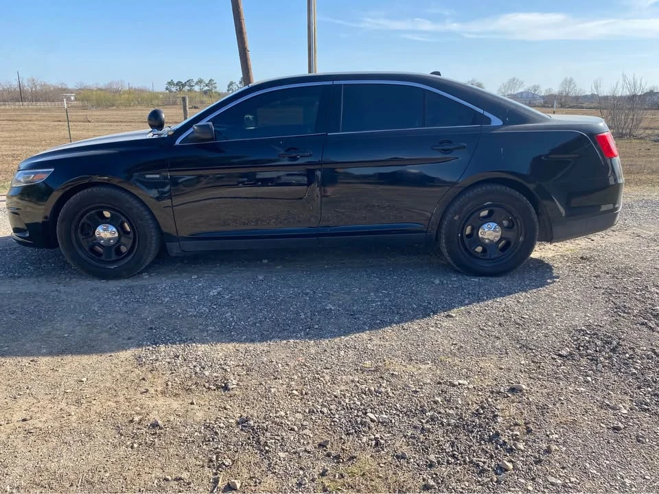 2018 Ford Taurus 6th Gen - Image 2 of 10