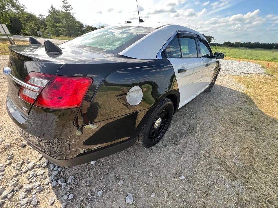 2018 Ford Taurus 6th Gen - Image 3 of 19