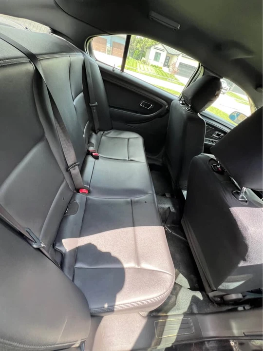 2018 Ford Taurus 6th Gen - Image 17 of 19