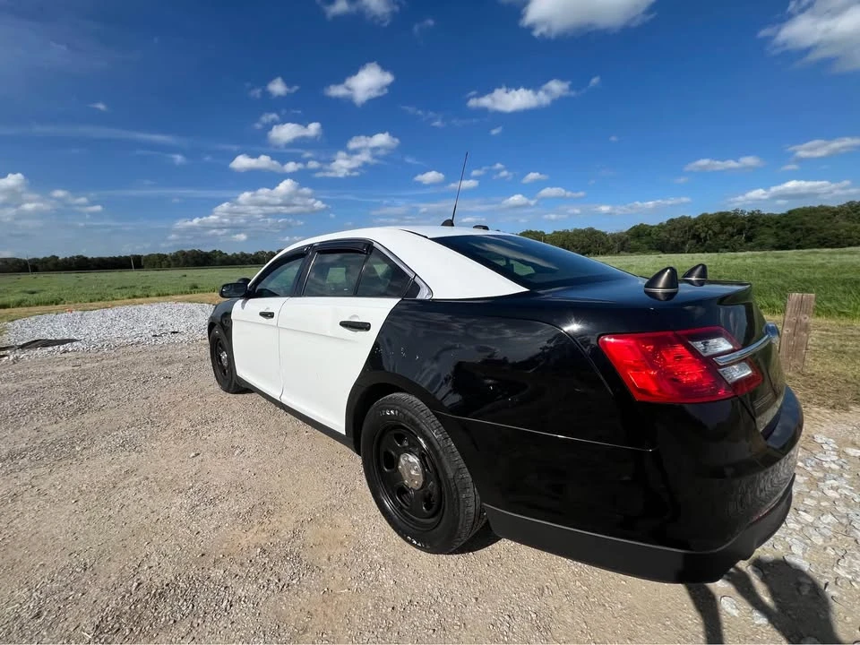 2018 Ford Taurus 6th Gen - Image 10 of 19