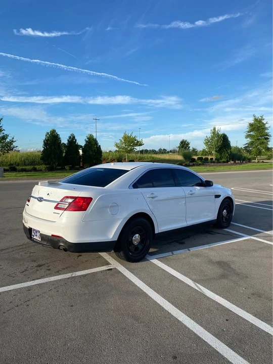 2018 Ford Taurus 6th Gen - Image 3 of 11