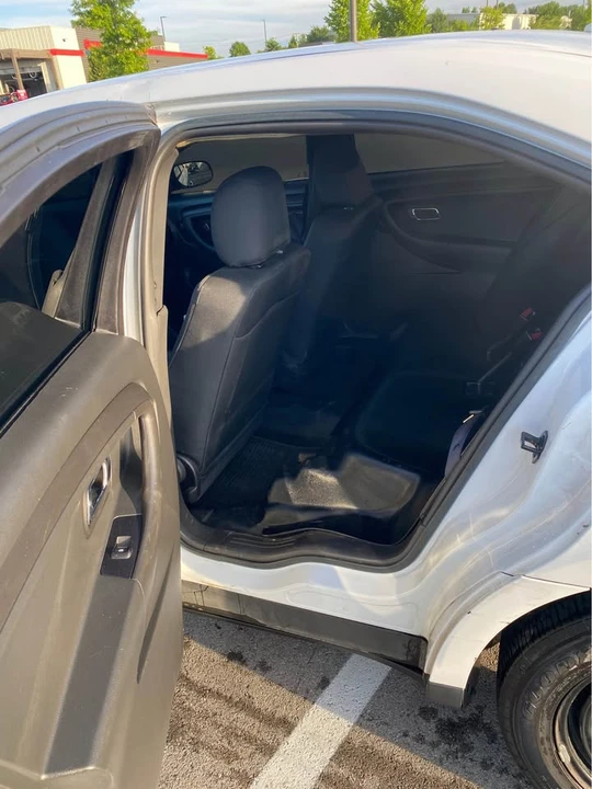 2018 Ford Taurus 6th Gen - Image 6 of 11