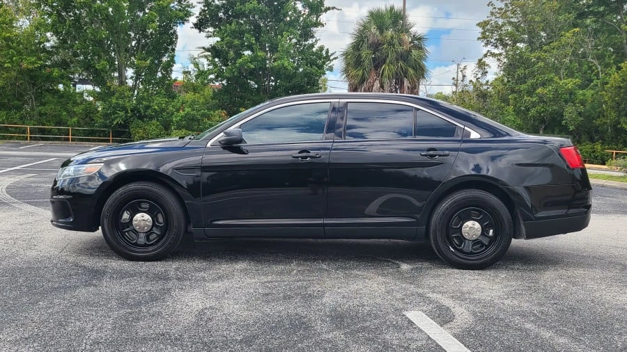 2018 Ford Taurus 6th Gen - Image 2 of 10