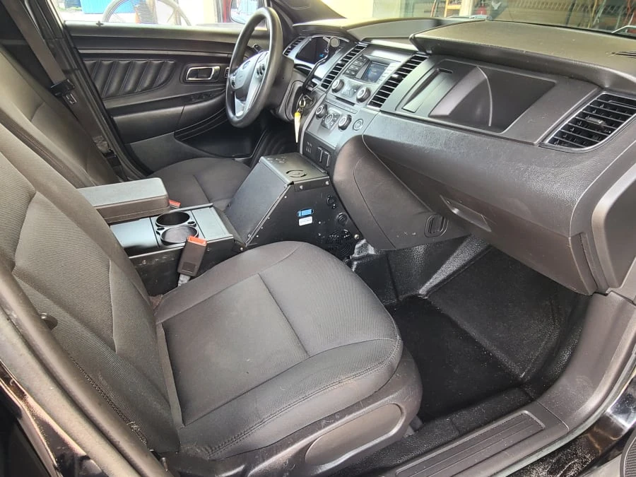 2018 Ford Taurus 6th Gen - Image 9 of 10