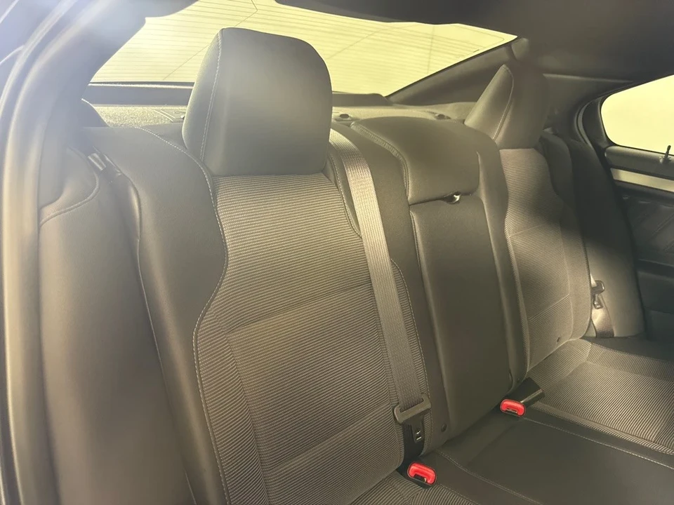 2018 Ford Taurus 6th Gen - Image 20 of 21