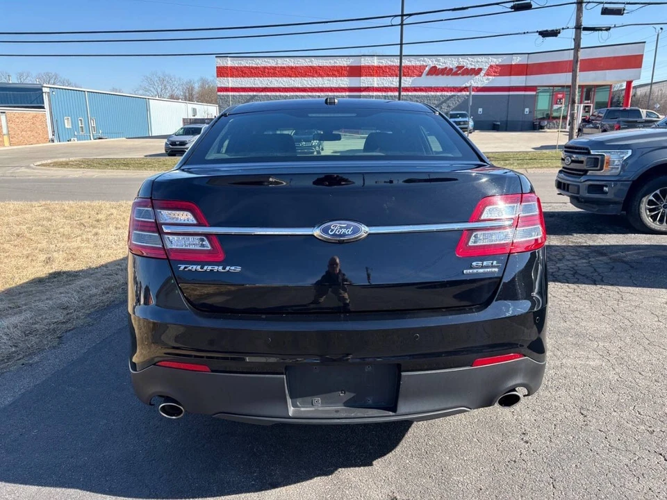 2018 Ford Taurus 6th Gen - Image 5 of 11