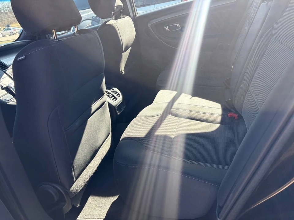 2018 Ford Taurus 6th Gen - Image 9 of 11