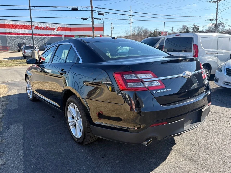 2018 Ford Taurus 6th Gen - Image 6 of 11