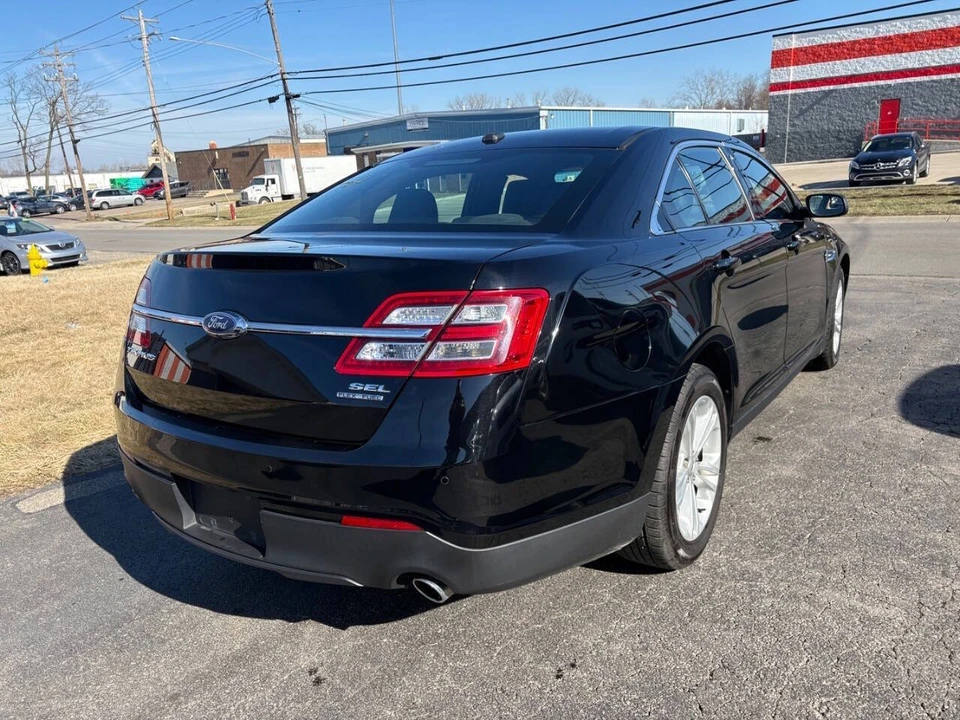 2018 Ford Taurus 6th Gen - Image 4 of 11
