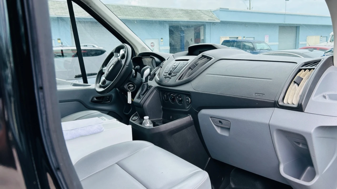 2018 Ford Transit - Image 15 of 19