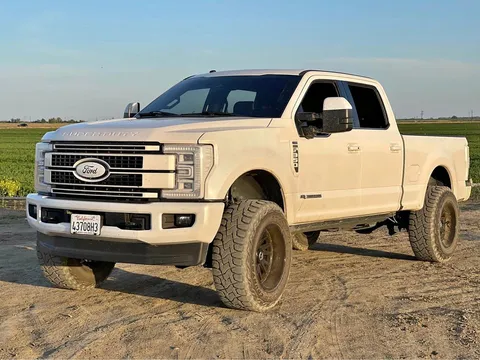 2018 Ford F350 Super Duty Crew Cab Platinum