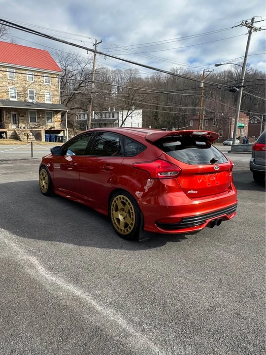 2018 Ford Focus ST 3rd Gen - Image 5 of 15