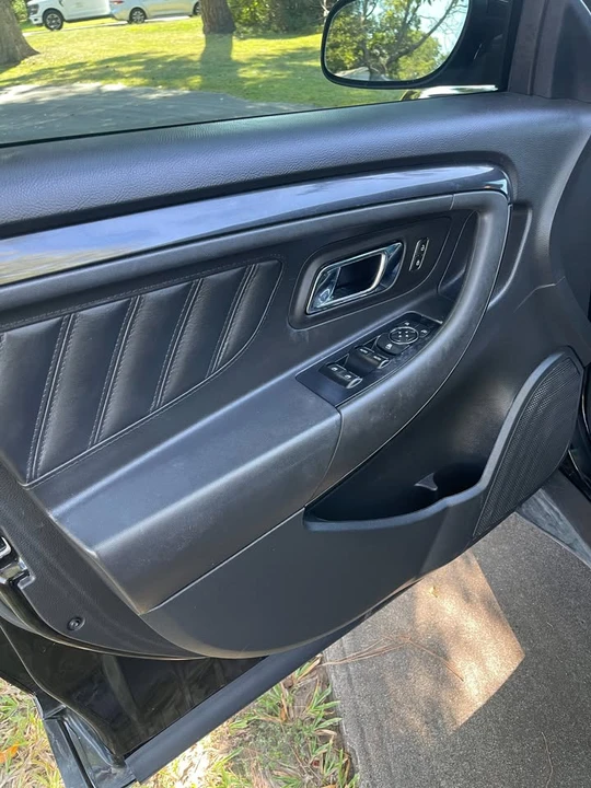 2018 Ford Taurus 6th Gen - Image 15 of 20