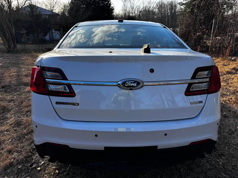 2018 Ford Taurus 6th Gen - Image 5 of 9