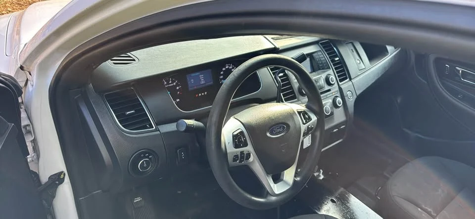 2018 Ford Taurus 6th Gen - Image 8 of 9