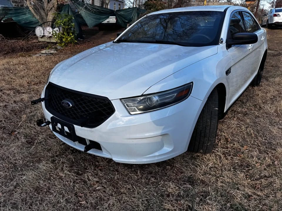 2018 Ford Taurus 6th Gen - Image 7 of 9