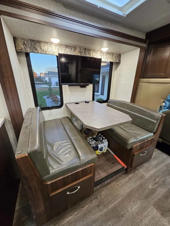 2018 Forest River - Image 10 of 20
