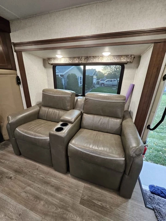 2018 Forest River - Image 9 of 20